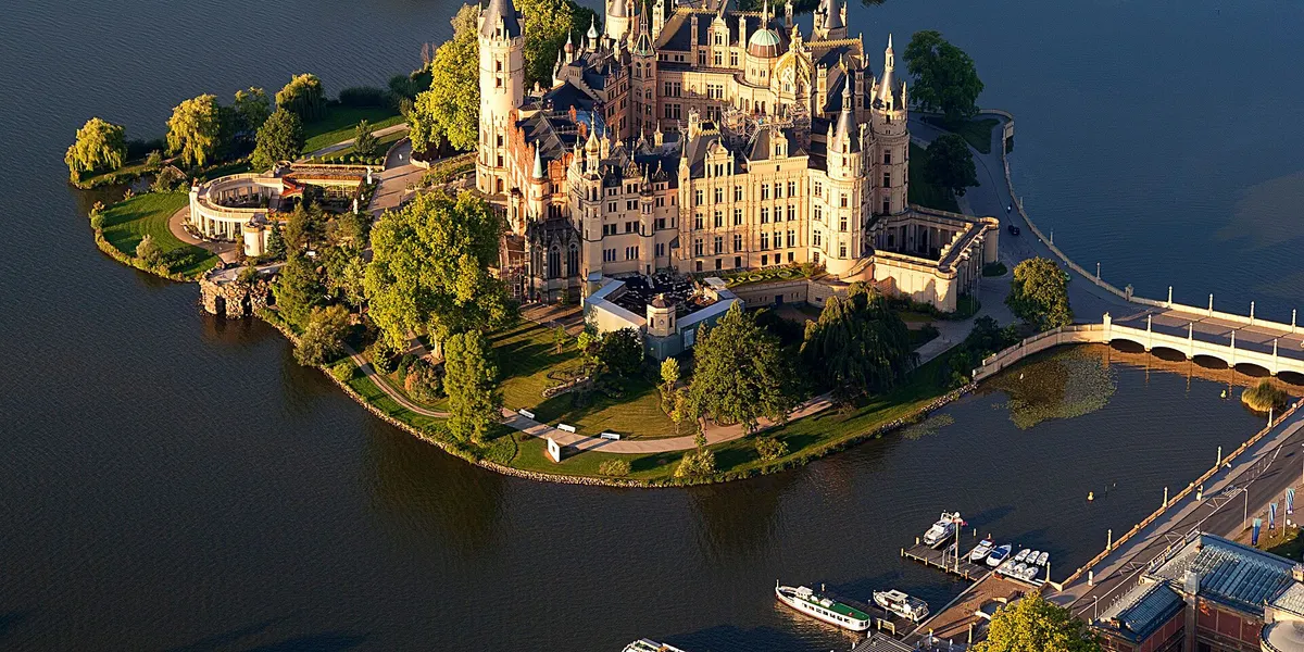Schwerin Castle Aerial View Island Luftbild Schweriner Schloss Insel See in Mecklenburg-Vorpommern